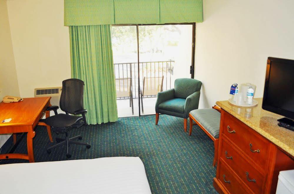 Holiday Inn Express Boca Raton - West By Ihg Exterior foto